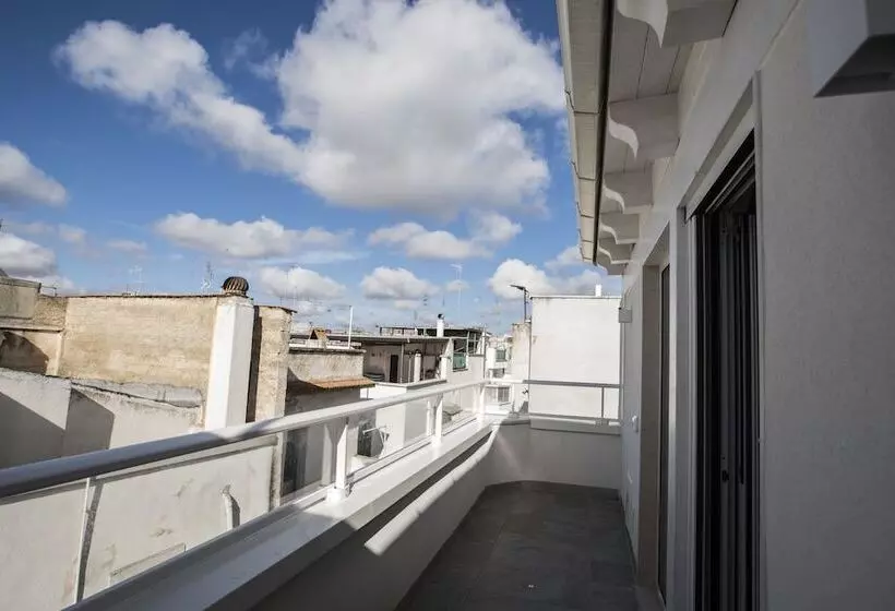 Hotelli Albergo Diffuso Dimora Rossi Suite B&b