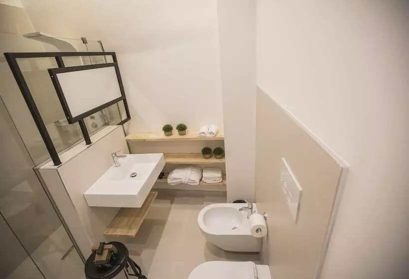 Hotelli Albergo Diffuso Dimora Rossi Suite B&b