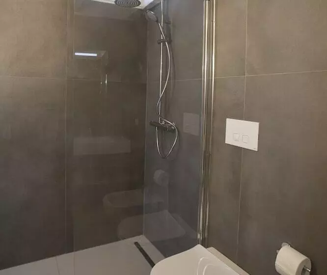 Hotelli Albergo Diffuso Dimora Rossi Suite B&b