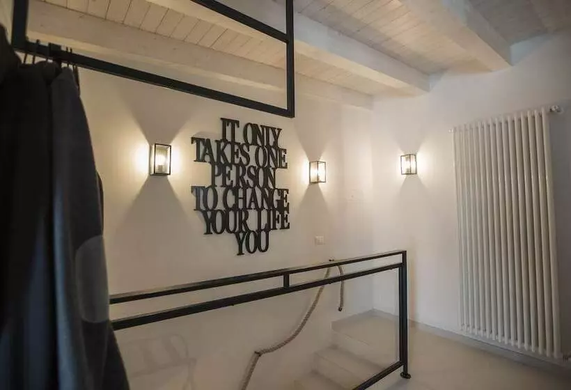 Hotelli Albergo Diffuso Dimora Rossi Suite B&b