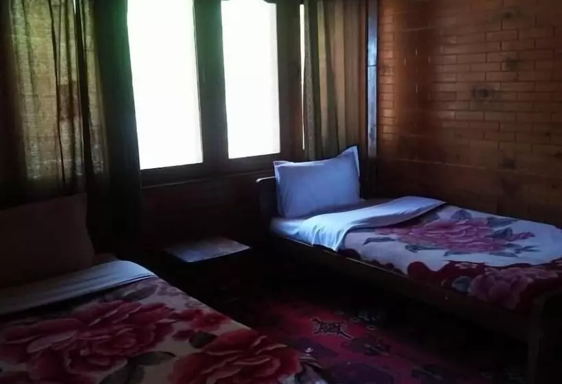 هتل Foreigner Tourist Inn