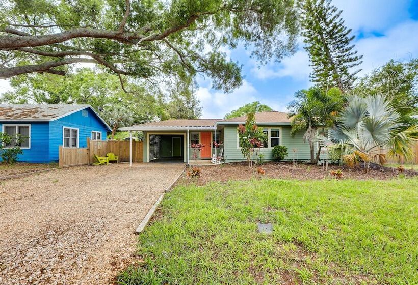 Idyllic Sarasota Home W/ Yard: 2 Mi To Beach!