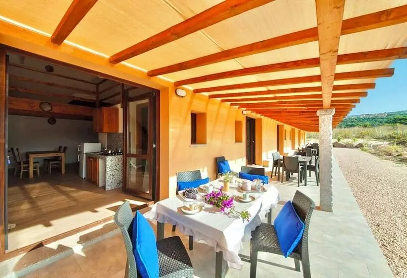 レジデンス Loft With Common Swimming Pool In Badesi