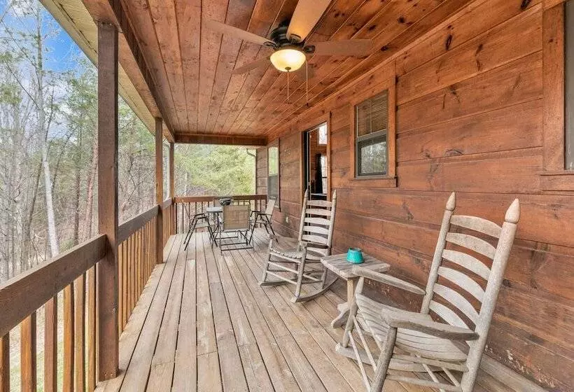 Cabin In The Woods W/ Hot Tub & Games!