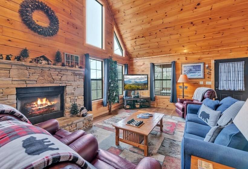 Cabin In The Woods W/ Hot Tub & Games!