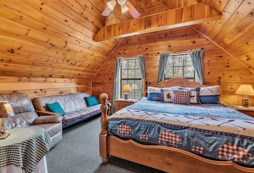 Cabin In The Woods W/ Hot Tub & Games!