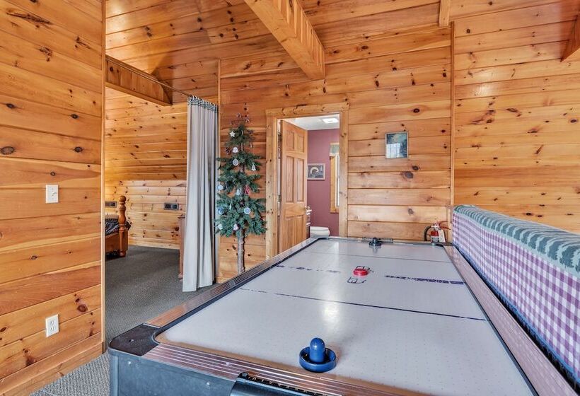 Cabin In The Woods W/ Hot Tub & Games!