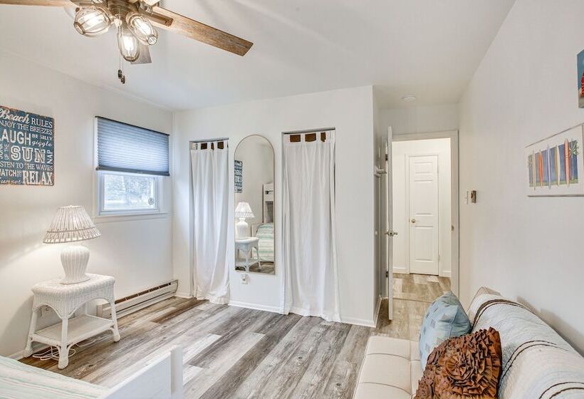 Cape May Home W/ Deck ~ 2 Mi To Beach!