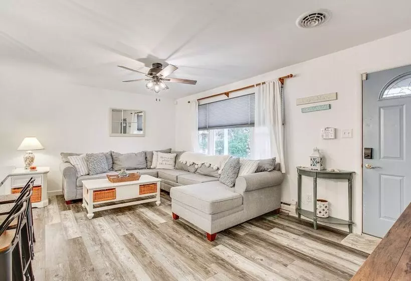 Cape May Home W/ Deck ~ 2 Mi To Beach!