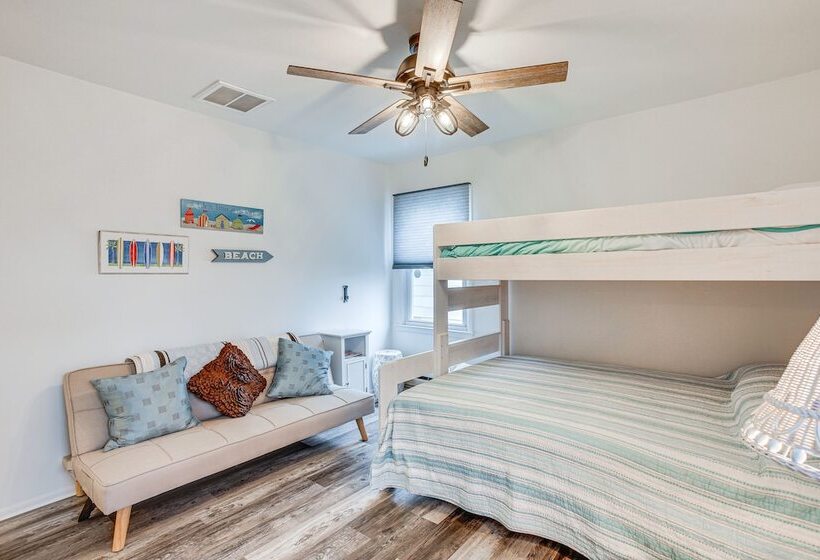 Cape May Home W/ Deck ~ 2 Mi To Beach!