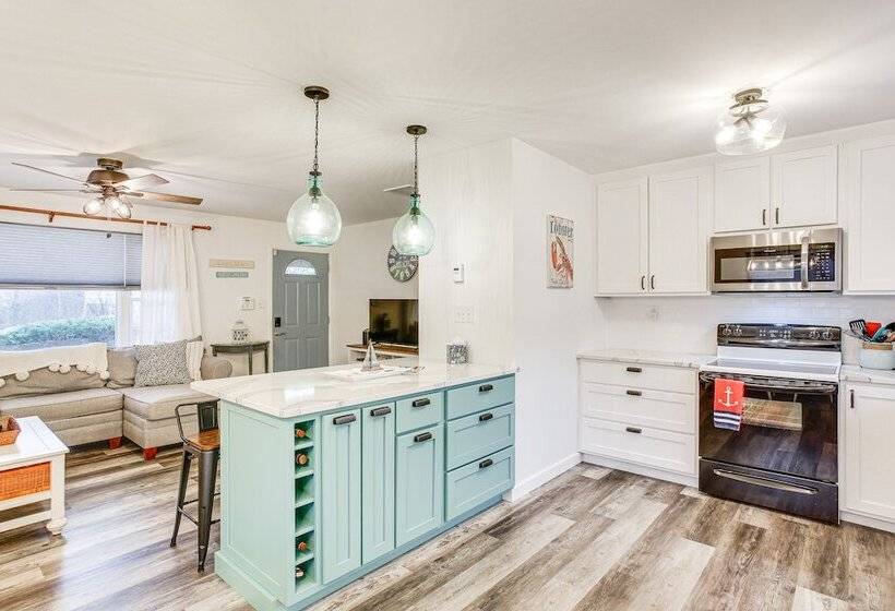 Cape May Home W/ Deck ~ 2 Mi To Beach!