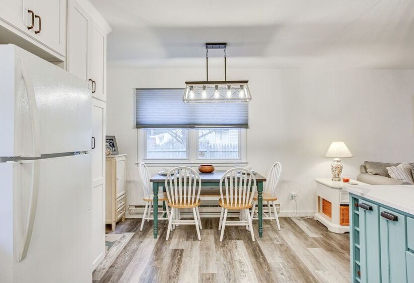 Cape May Home W/ Deck ~ 2 Mi To Beach!