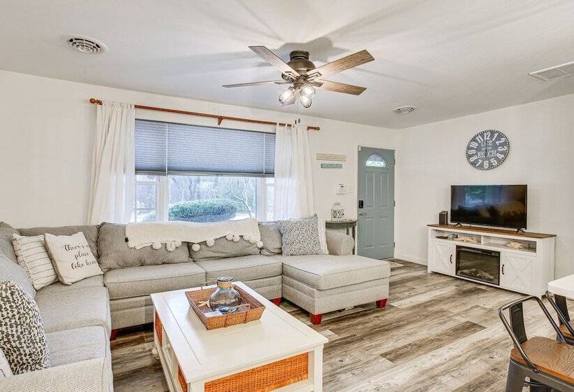 Cape May Home W/ Deck ~ 2 Mi To Beach!