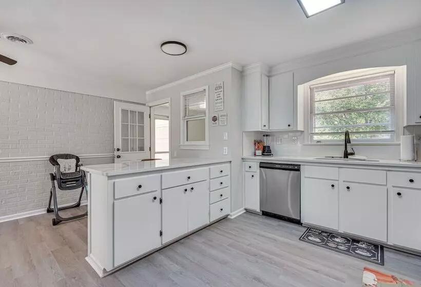 Charming Hanahan Home: 10 Mi To Charleston!