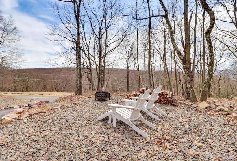 Family Friendly Albrightsville Cabin: Deck & Views