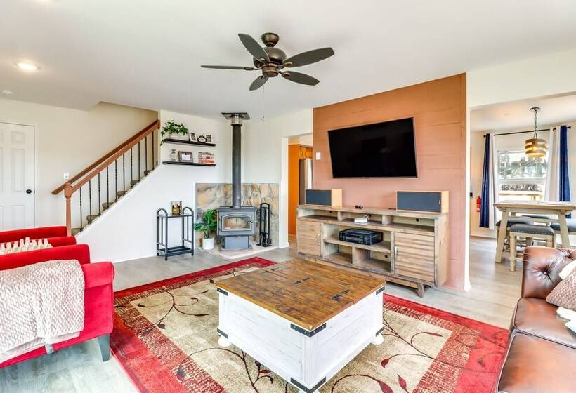 Family Friendly Albrightsville Cabin: Deck & Views