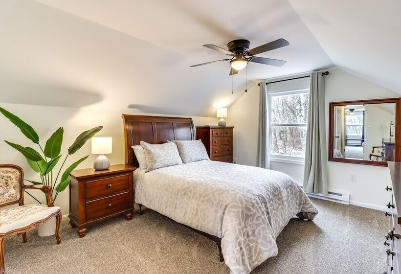 Family Friendly Albrightsville Cabin: Deck & Views