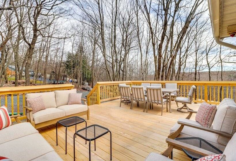 Family Friendly Albrightsville Cabin: Deck & Views