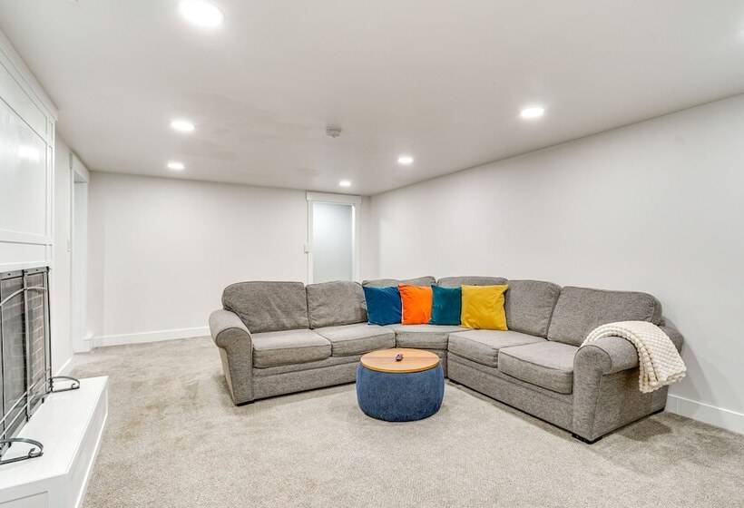 Family Friendly Slc Home Near Skiing & Hiking!