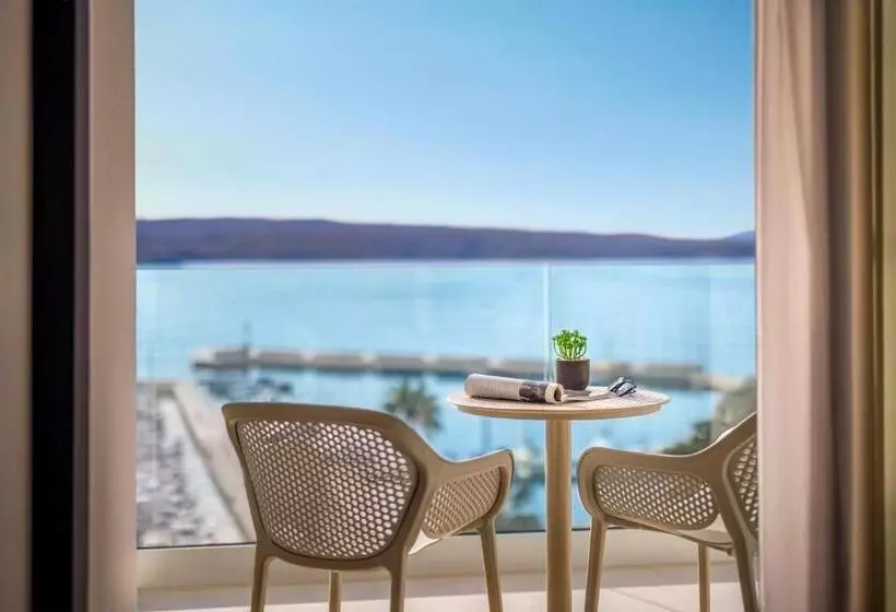 Hotelli Aminess Younique Narrivi