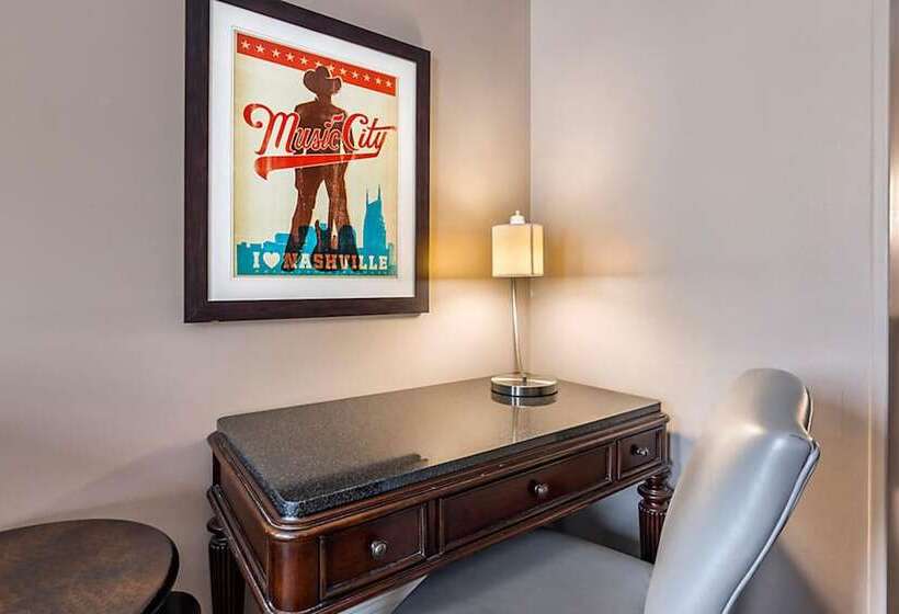 هتل Bluegreen Downtown Nashville