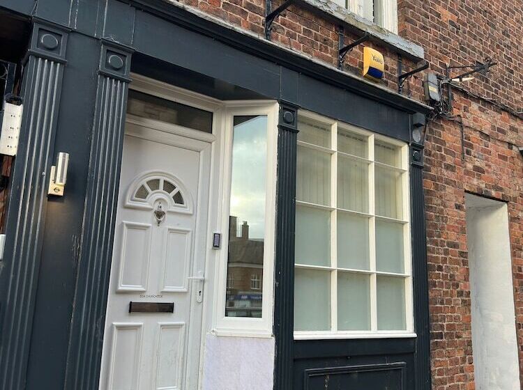 Hotel Macclesfield Lodge