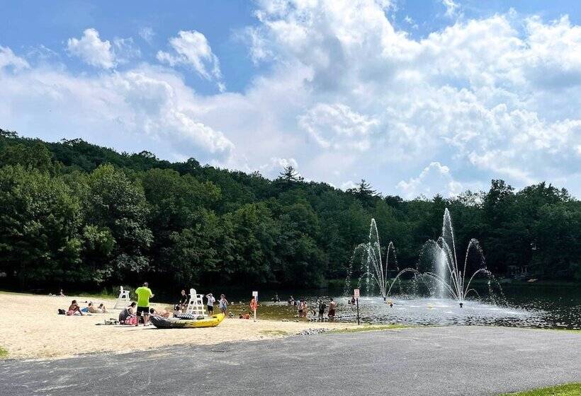 Lakefront East Stroudsburg Home W/ Hot Tub + Deck!