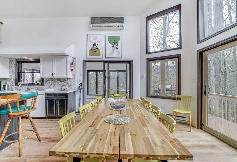 Lakefront East Stroudsburg Home W/ Hot Tub + Deck!