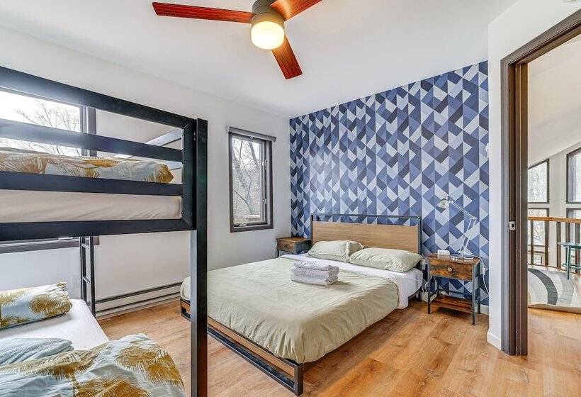 Lakefront East Stroudsburg Home W/ Hot Tub + Deck!