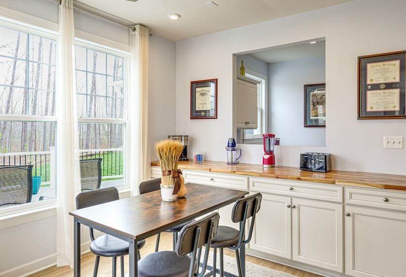 Lakefront Fredericksburg Home W/ Deck + Fire Pits!