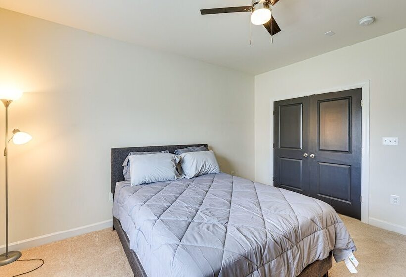 Lakefront Fredericksburg Home W/ Deck + Fire Pits!