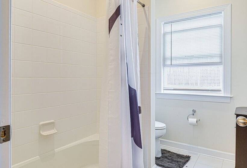 Lakefront Fredericksburg Home W/ Deck + Fire Pits!