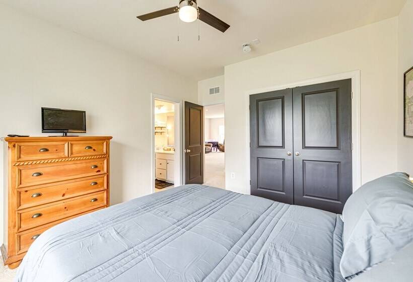 Lakefront Fredericksburg Home W/ Deck + Fire Pits!