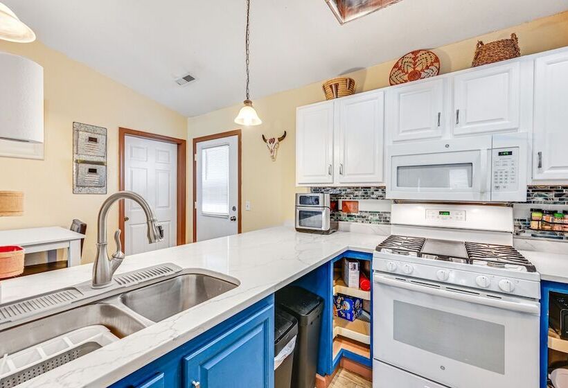 Downtown Williams Home: Walk To Shops & Dining!