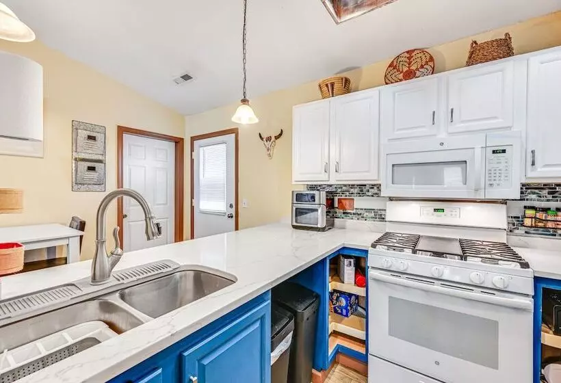 Downtown Williams Home: Walk To Shops & Dining!