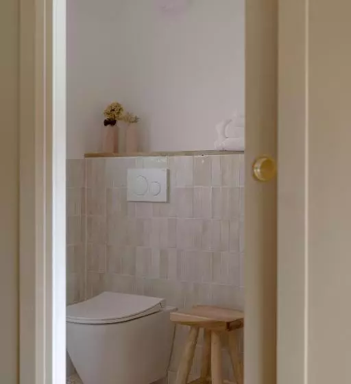 ペンション La Peniche   Bed And Bicycle   Aigues Mortes