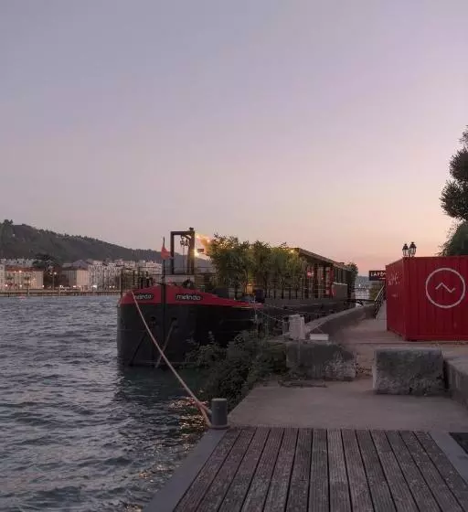 ペンション La Peniche   Bed And Bicycle   Aigues Mortes