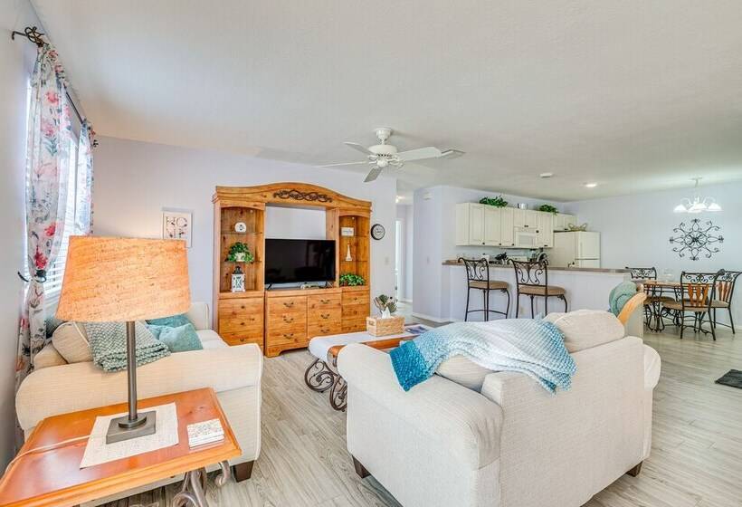 Home W/ Resort Amenities In The Villages