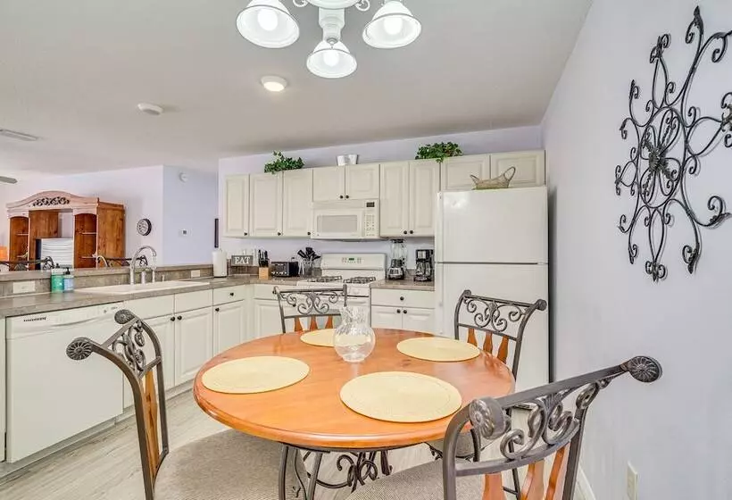 Home W/ Resort Amenities In The Villages