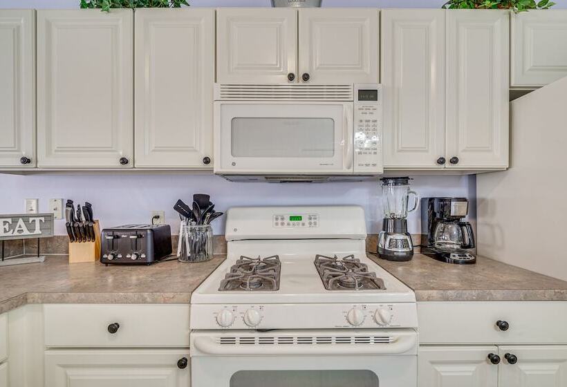 Home W/ Resort Amenities In The Villages