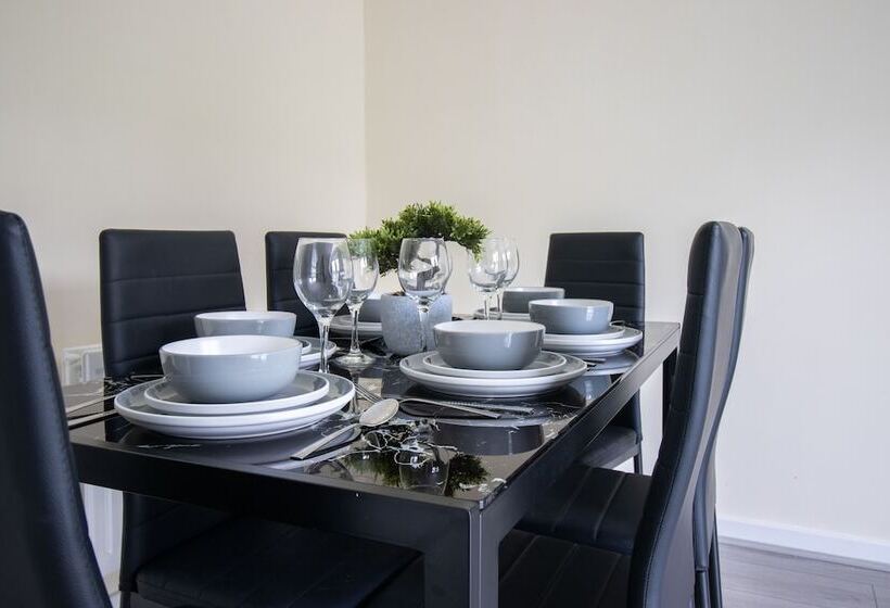 إقامة 2 Bed Near The O2 Arena & Excel & Free Parking