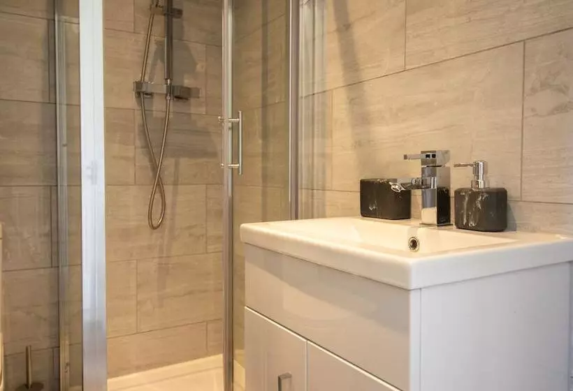 Residenssi 2 Bed Near The O2 Arena & Excel & Free Parking