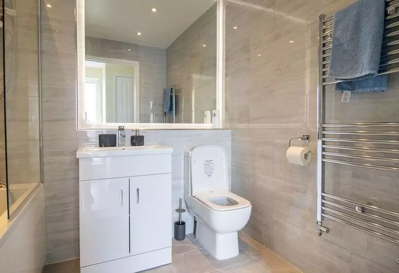 Residenssi 2 Bed Near The O2 Arena & Excel & Free Parking