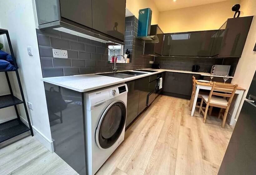 Rezydencja Charming Duplex 10min To London Bridge, Quiet