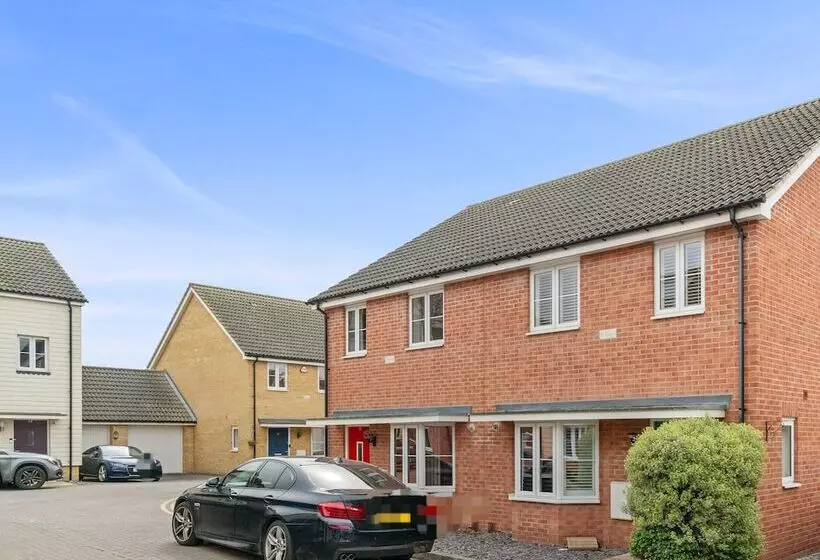 Residenssi Impeccable 3 Bed House In Hornchurch