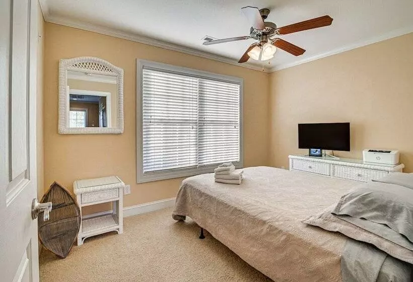 Spacious Murrells Inlet Home   Walk To Beach!