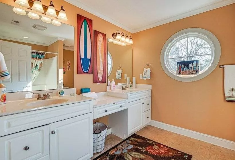 Spacious Murrells Inlet Home   Walk To Beach!