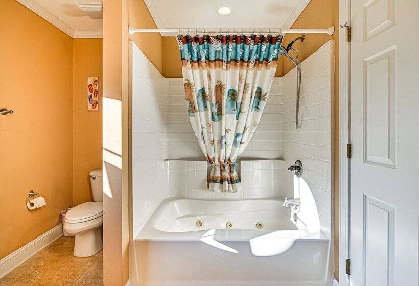 Spacious Murrells Inlet Home   Walk To Beach!