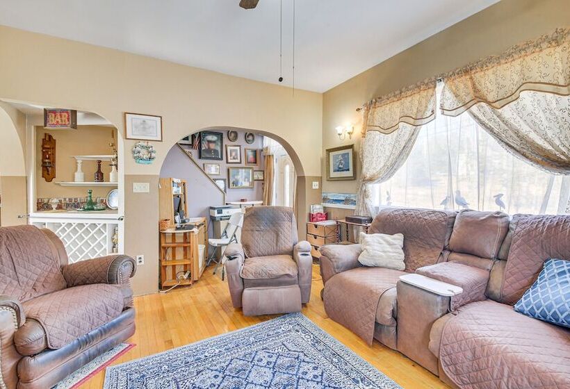 Spacious Round Pond House W/ On Site Trail Access!