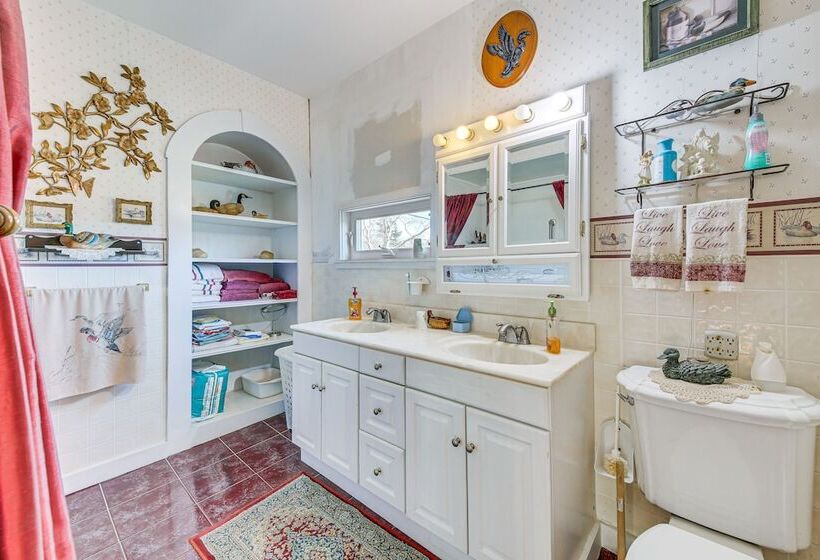 Spacious Round Pond House W/ On Site Trail Access!